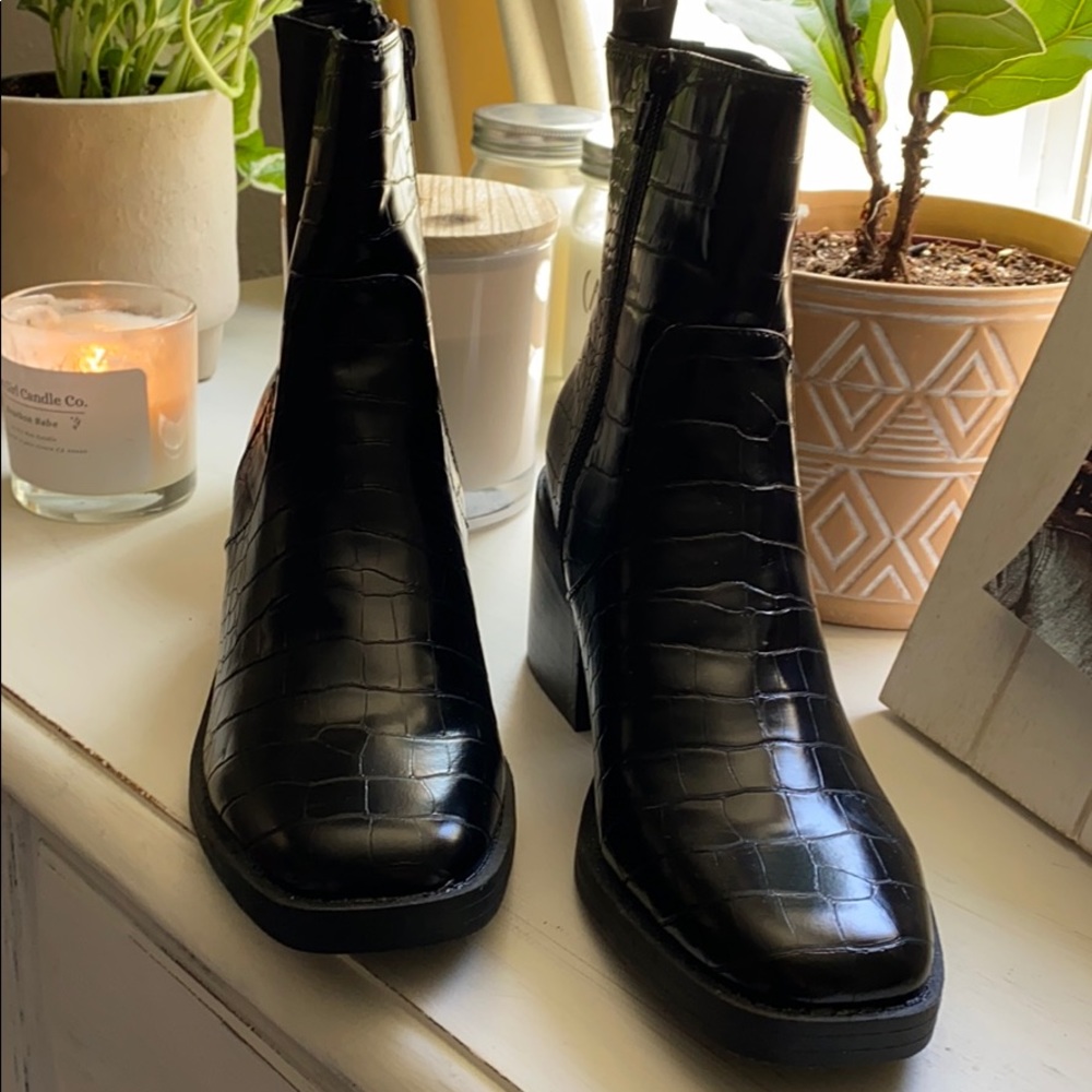 Chelsea Boots